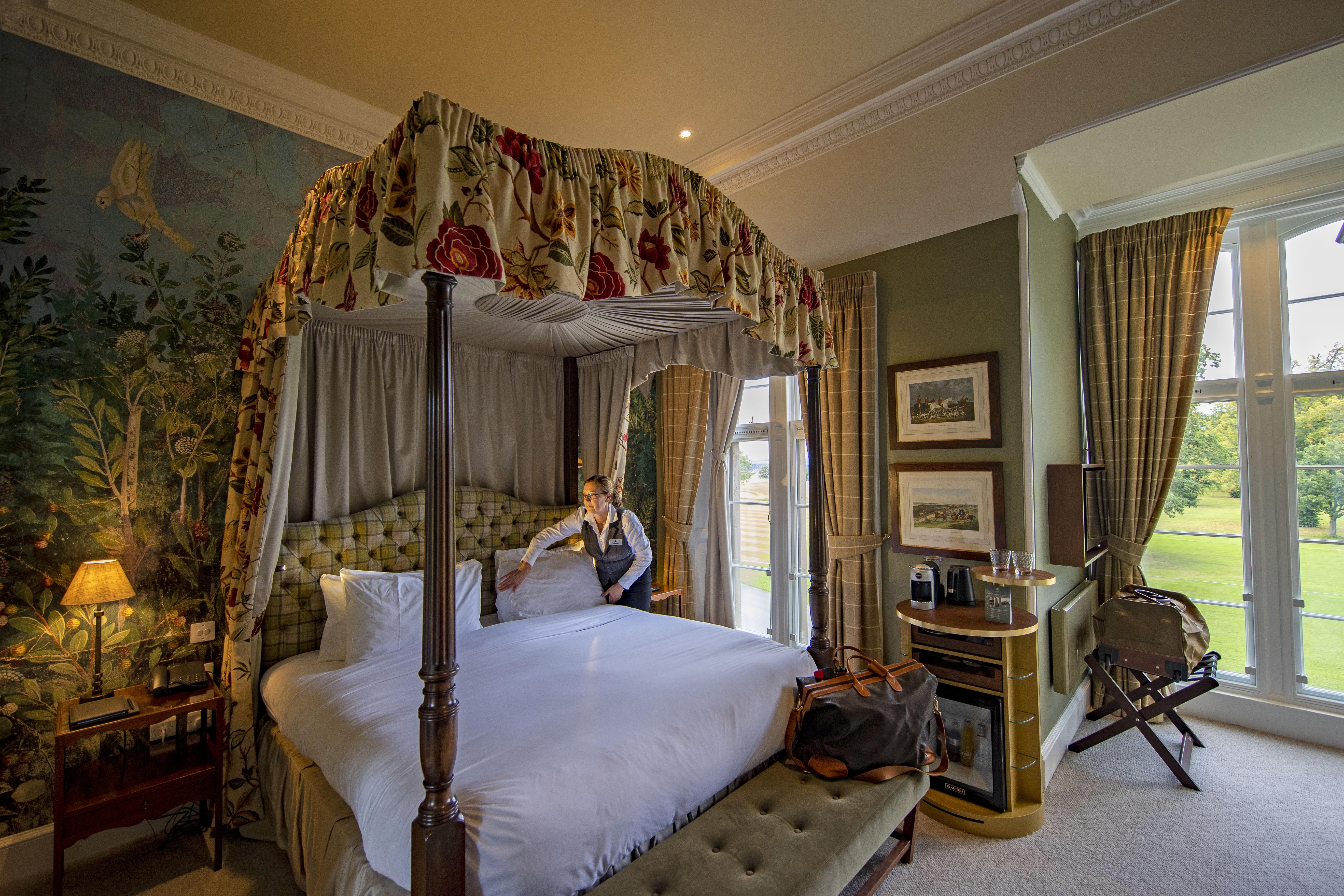 Schloss Roxburghe, Part Of Destination By Hyatt 外观 照片 A bedroom at the hotel