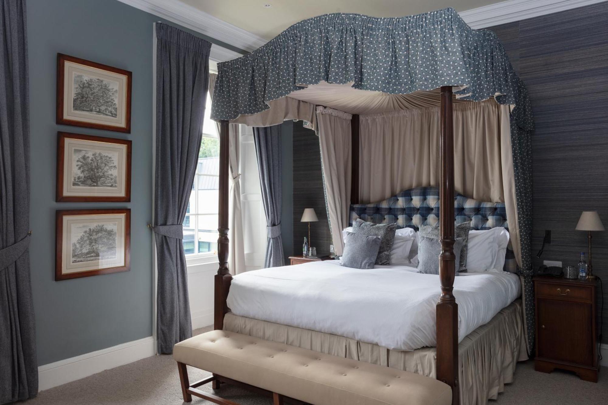 Schloss Roxburghe, Part Of Destination By Hyatt 外观 照片 A bedroom at the hotel