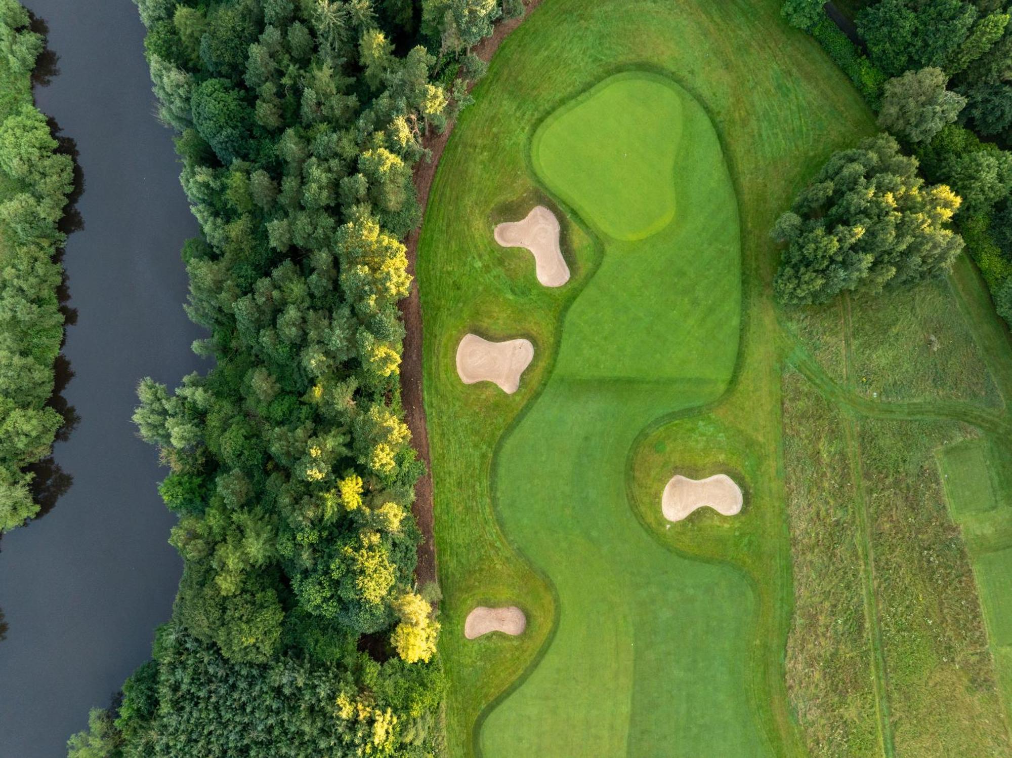Schloss Roxburghe, Part Of Destination By Hyatt 外观 照片 The 17th hole at the 2016 U.S. Open