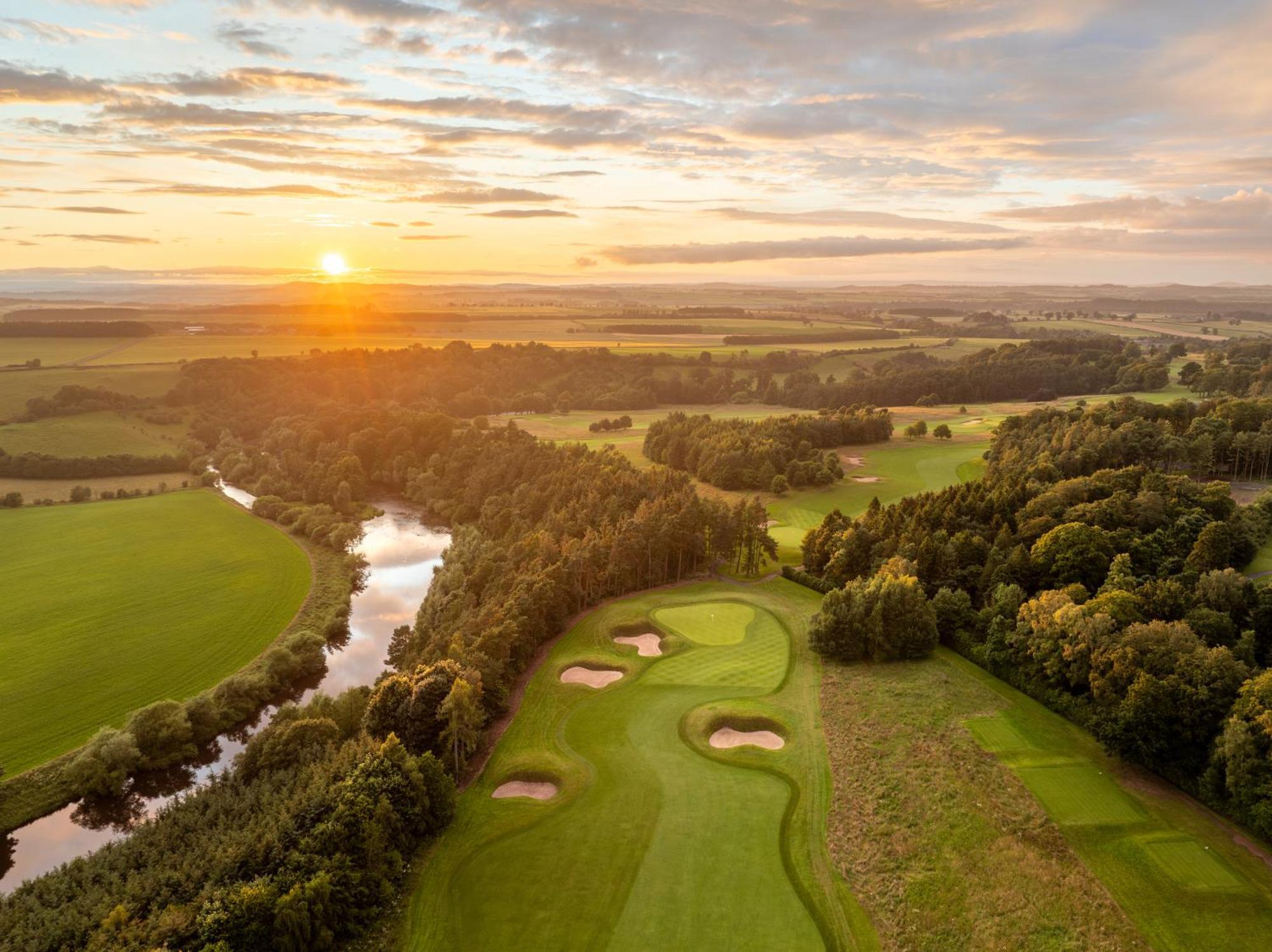 Schloss Roxburghe, Part Of Destination By Hyatt 外观 照片 The 18th hole at the Old Golf Course