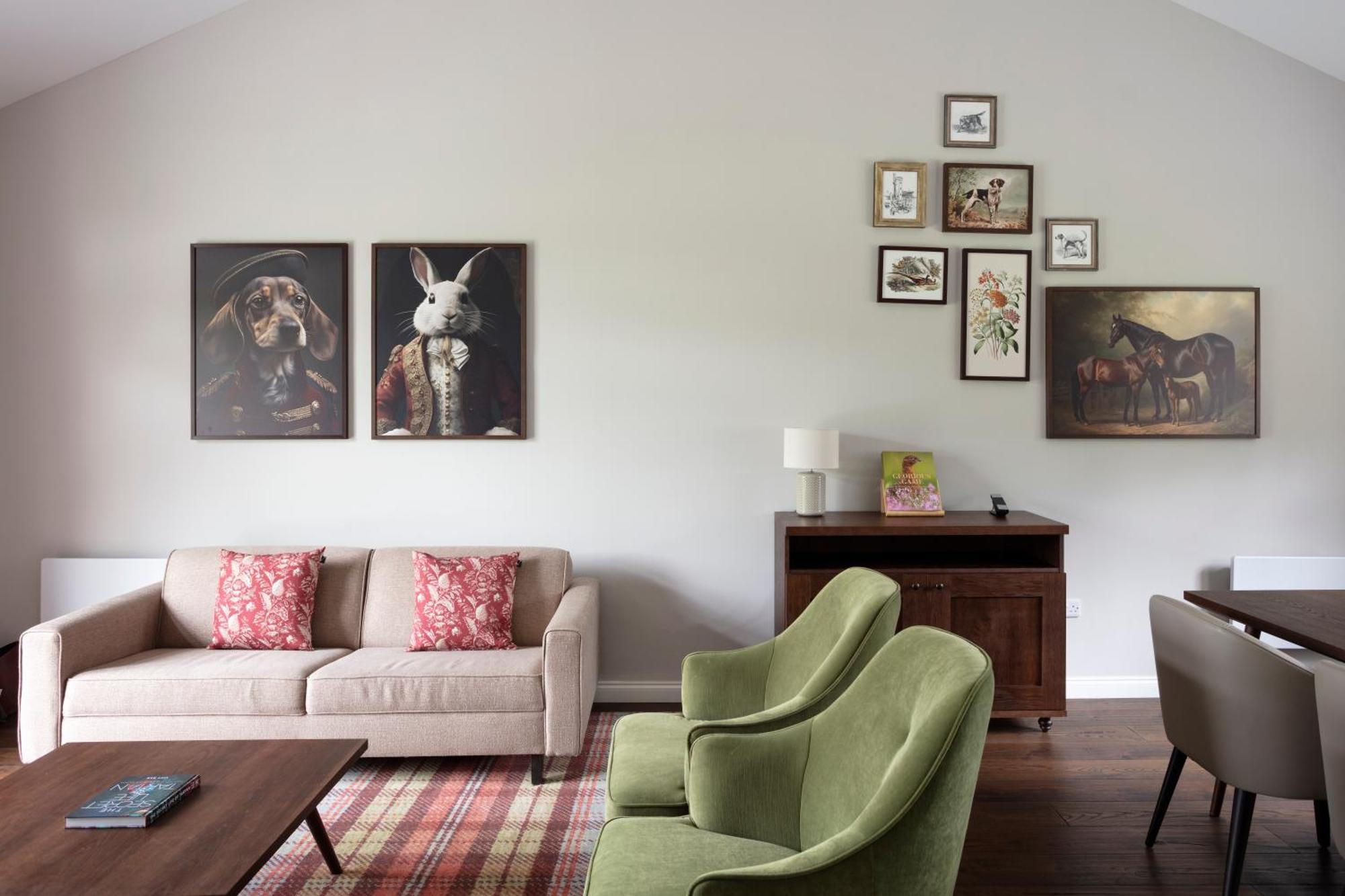 Schloss Roxburghe, Part Of Destination By Hyatt 外观 照片 A living room with a sofa and two armchairs